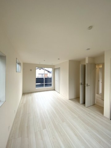 【洋室】 | 川越市豊田町二丁目　新築戸建　1号棟 | 2部屋続き間です。