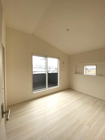 【洋室】 | 川越市豊田町二丁目　新築戸建　1号棟 | 勾配天井の6.0帖です。