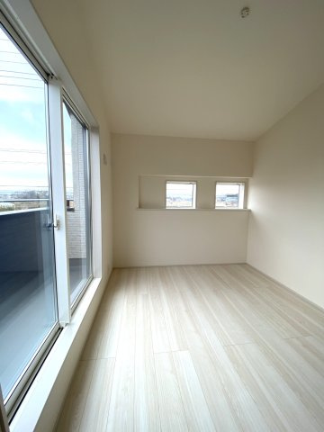 【洋室】 | 川越市豊田町二丁目　新築戸建　1号棟 | 勾配天井の6.0帖です。