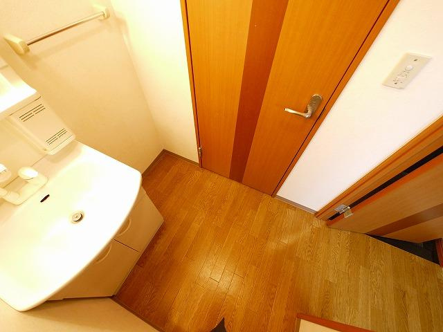 プランドール大和の洗面所|脱衣スペースもあります