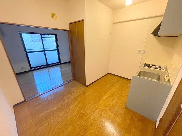 WEST VILLAの居間・リビング