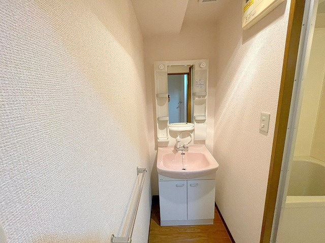 WEST VILLAの独立洗面台