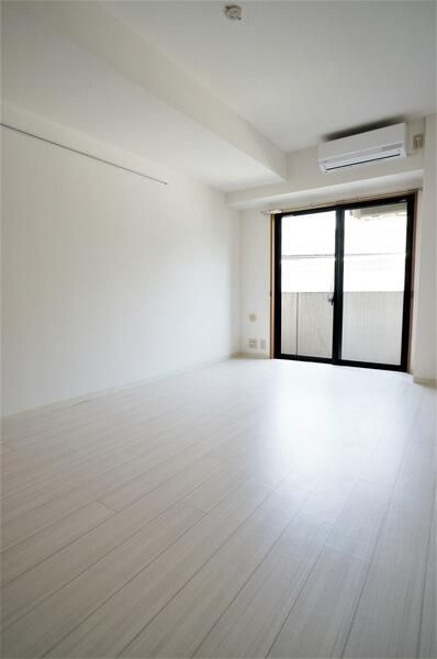 Ｔ’ｓ　ｇａｒｄｅｎ元町（旧アクシス元町）の居間・リビング