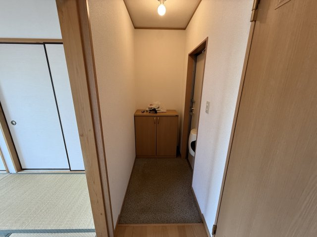 エイトハウス上野台の玄関