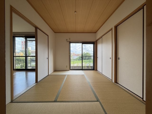 エイトハウス上野台の和室