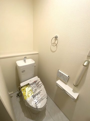【トイレ】 | 川越市豊田町二丁目　新築戸建　2号棟 | 1階のトイレです。
