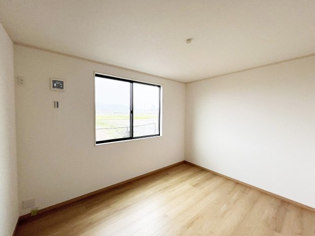 【中古戸建】京都市伏見区久我御旅町「長岡京駅」3LDKの洋室|３階　洋室9.5帖