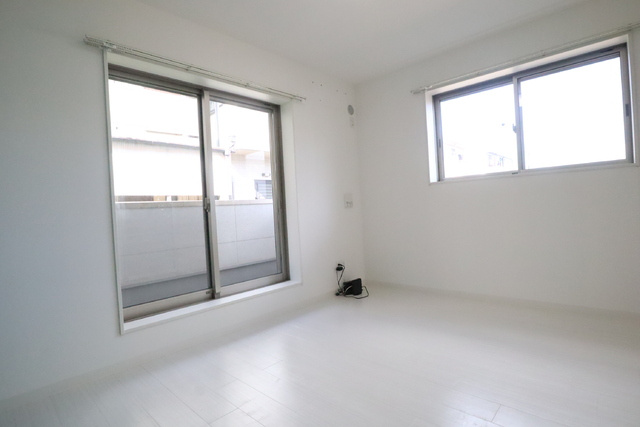 TreCourt灘の洋室