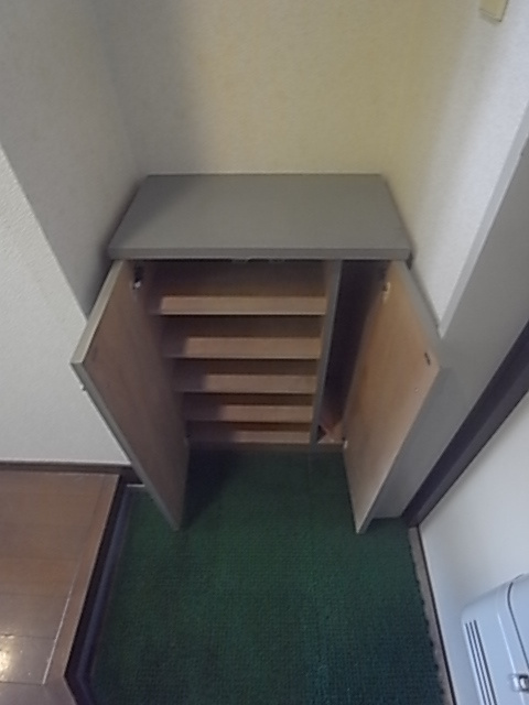 クラッセ岡本の玄関