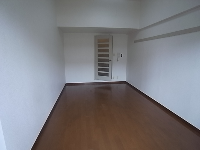 クラッセ岡本の居間・リビング