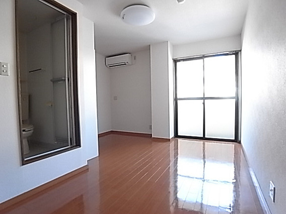 ウィング本山Ⅱの居間・リビング