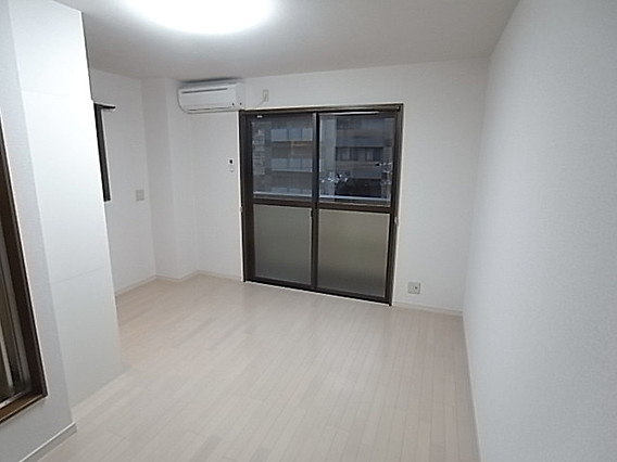 ウィング本山Ⅱの居間・リビング