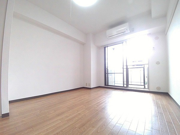 アージュ・リベルテ本山の洋室