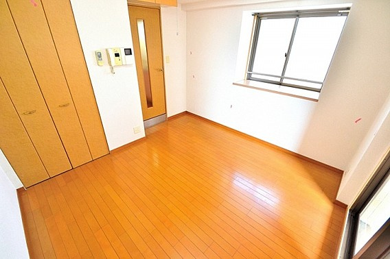 エステムコート新神戸エリタージュの洋室