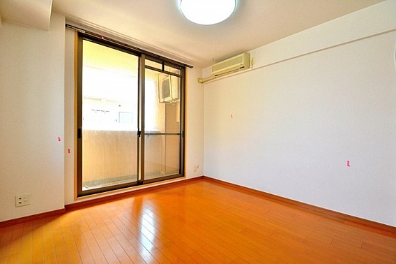 エステムコート新神戸エリタージュの居間・リビング