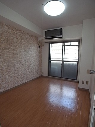 ネオアージュ神戸元町の洋室