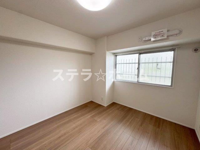 豊中緑ヶ丘サンハイツD棟の洋室|ゆったりした洋室です