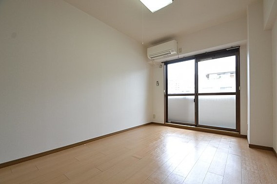 フォルティナドムスの洋室