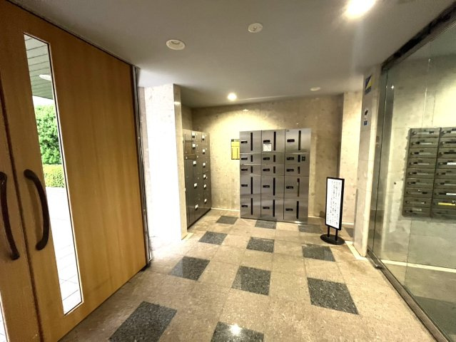 ルピナス瀬谷のエントランス|エントランス・宅配ボックス