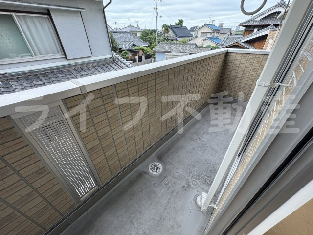 グレース中谷B棟のバルコニー|お洗濯にも便利なバルコニー付き