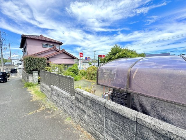 売土地　中央区山手町の前面道路含む現地写真