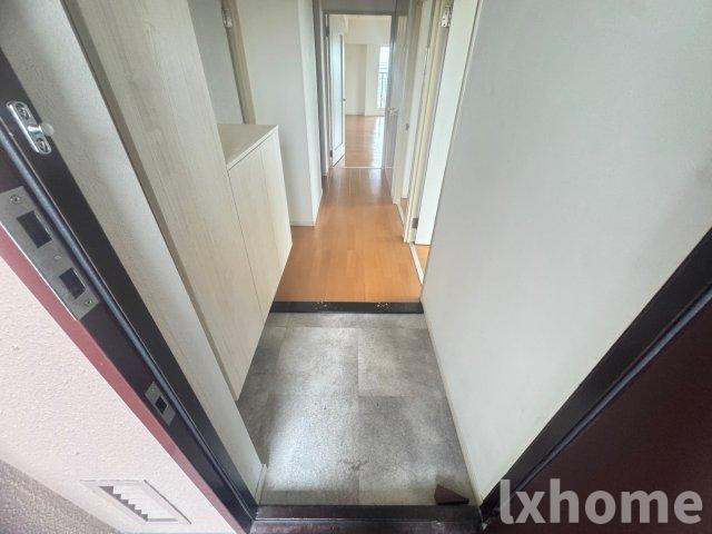 カルチェ茨木の玄関|明るい玄関です