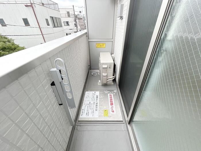 グラナーデ東日暮里のバルコニー