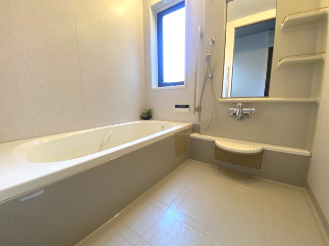 京都市西京区御陵峰ケ堂町2丁目の浴室|約1坪サイズの浴室
日頃の疲れを癒していただけます！