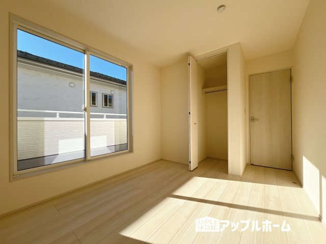 【新築戸建】深谷市上柴町西第5の洋室|２階居室は全室収納あり！たっぷりある収納活用でお部屋もキレイを保てます♪