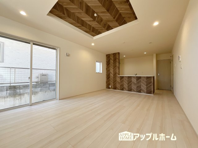 【新築戸建】深谷市上柴町西第5の居間・リビング|広々リビング×対面キッチンで家族の会話も弾みます♪家族団らんの秘訣は間取りにあり☆夢のマイホームを一緒に叶えましょう！