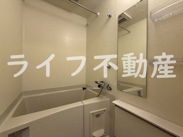 アドバンス大阪バレンシアの浴室|きれいなお風呂です