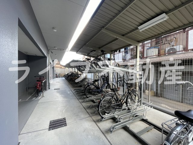 アドバンス大阪バレンシアの駐車場|駐車場があります