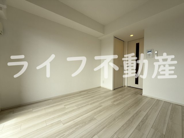 アドバンス大阪バレンシアの内装|明るい室内です