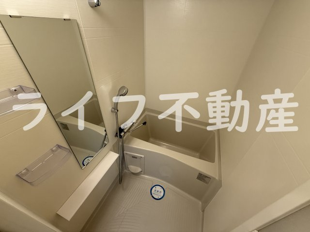 アドバンス大阪バレンシアの浴室|ゆったり過ごせるお風呂です