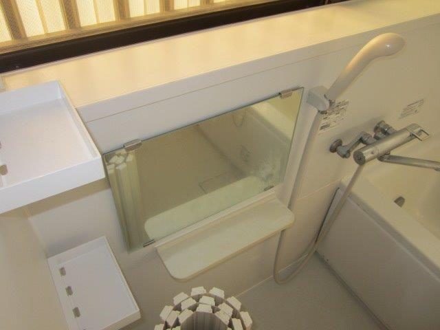 中原４丁目テラスハウスの浴室