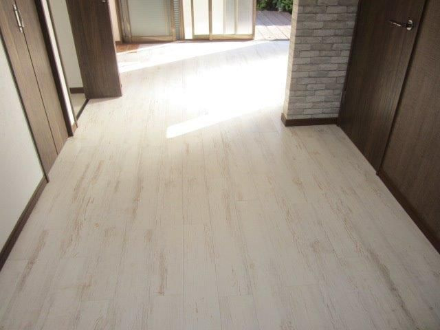 中原４丁目テラスハウスの居間・リビング