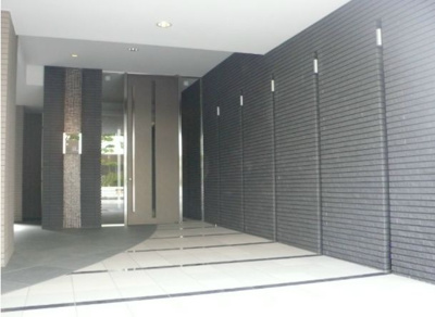 【エントランス】 | カルペンテリアエッセ | 落ち着いたエントランスです