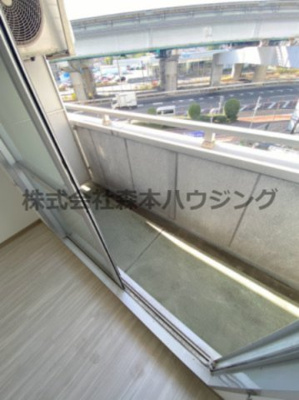 【バルコニー】 | 　ヴィラ守口 | 開放的で明るい空間を演出してくれるバルコニーです