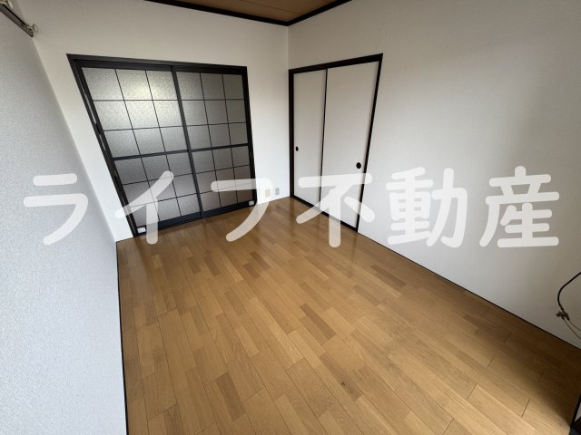 アイケイハイツ高井田B棟の居間・リビング|リビングです