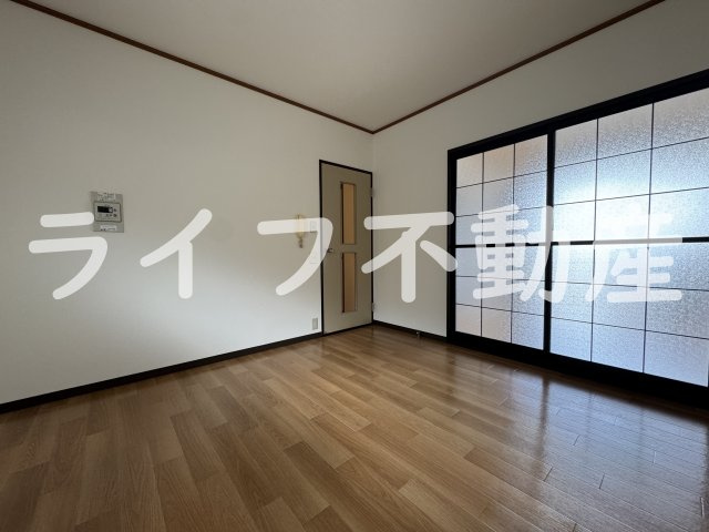 アイケイハイツ高井田B棟の洋室|広々とした洋室です