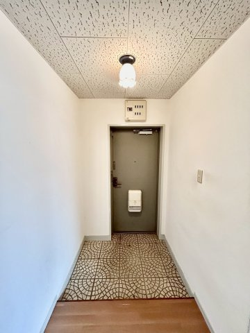 三杉プチシャトーの玄関