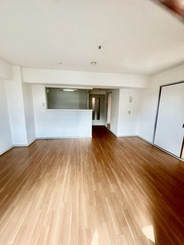 三杉プチシャトーの居間・リビング