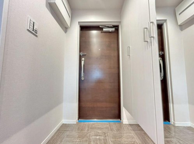 本郷台サンハイツの玄関