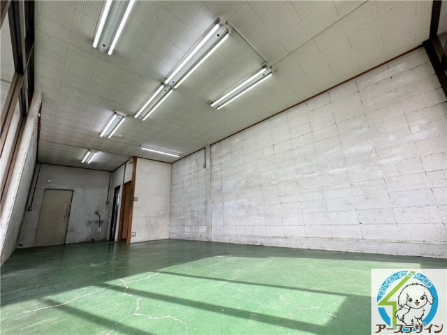 春名文化の内装