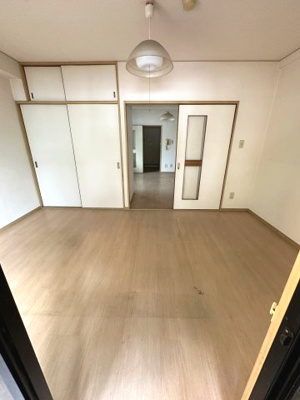 【洋室】 | サンシティ瓦町