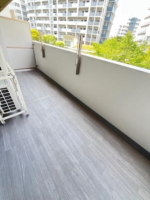 レジディア南千住のバルコニー