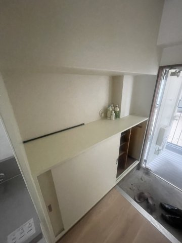 榛葉マンションの玄関