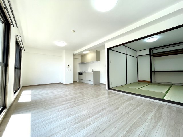 ヴォルフスガルテン熊本南B棟の居間・リビング