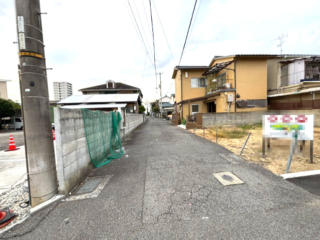 松山市小坂２丁目の売地の前面道路含む現地写真|前面道路含む現地写真です
