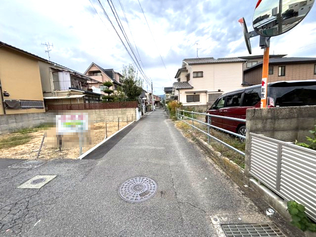 松山市小坂２丁目の売地の前面道路含む現地写真|前面道路含む現地写真です